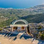Beautiful Popovica Dvori In Makarska