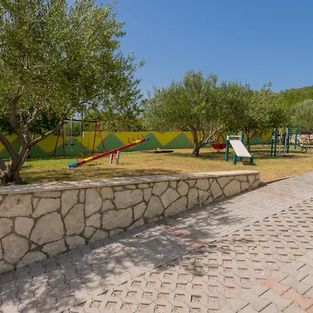 Beautiful Popovica Dvori In Makarska فيلة Šestanovac